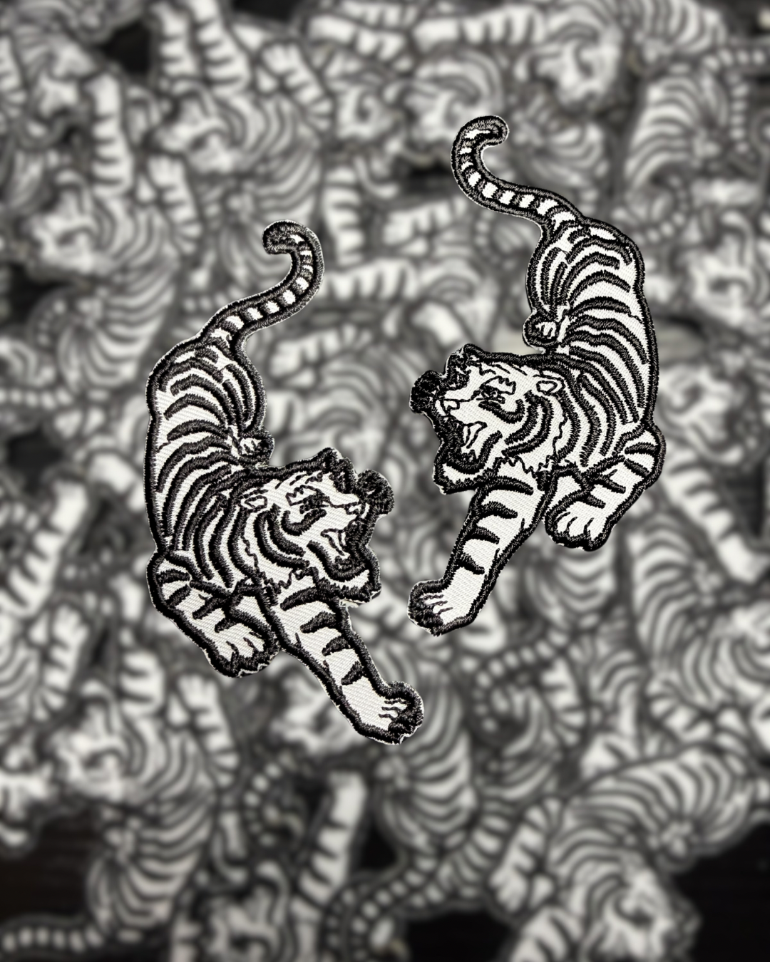 WHITE TIGER•ONE PAIR
