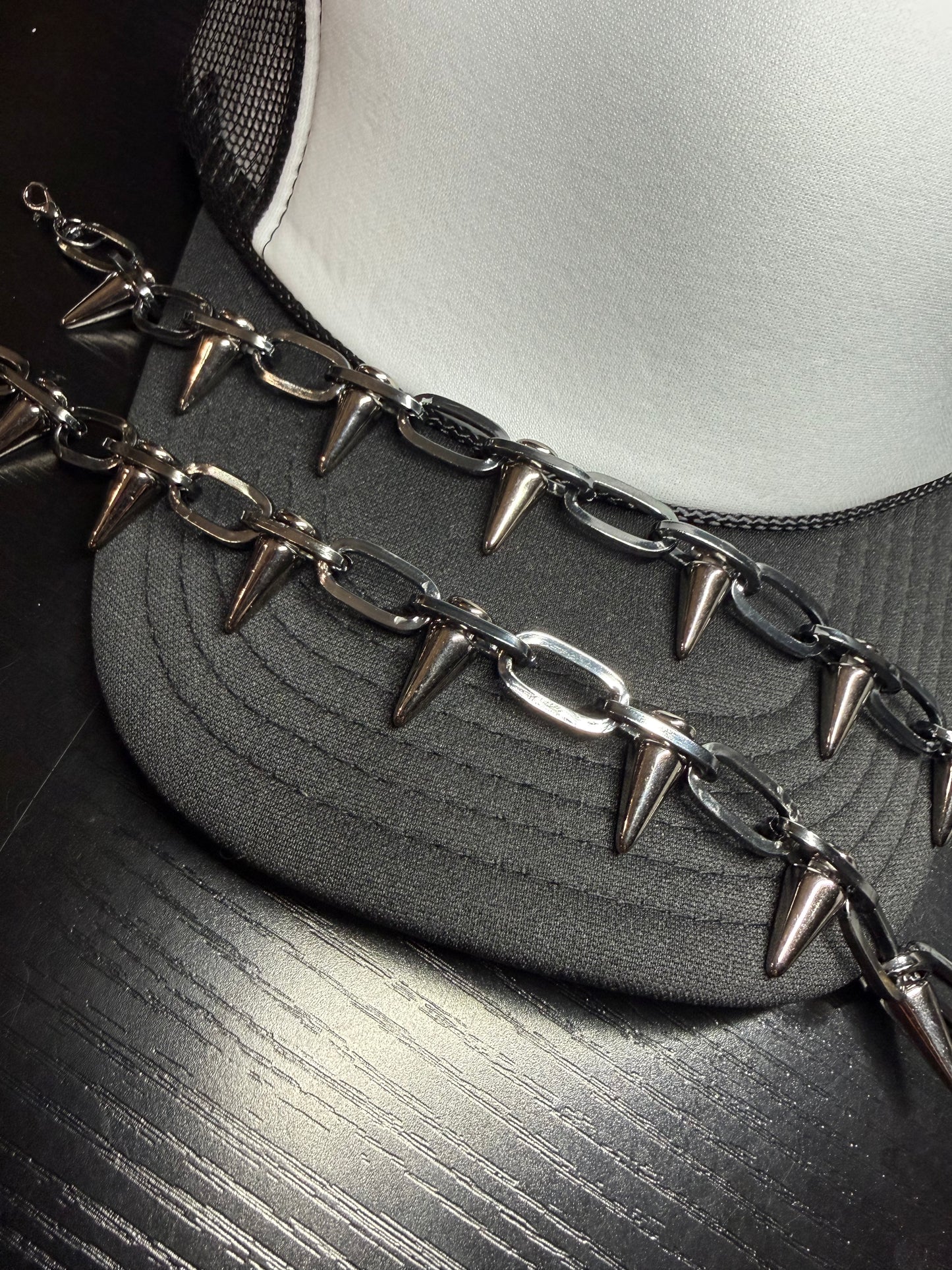 METALLIC SPIKE CHAIN