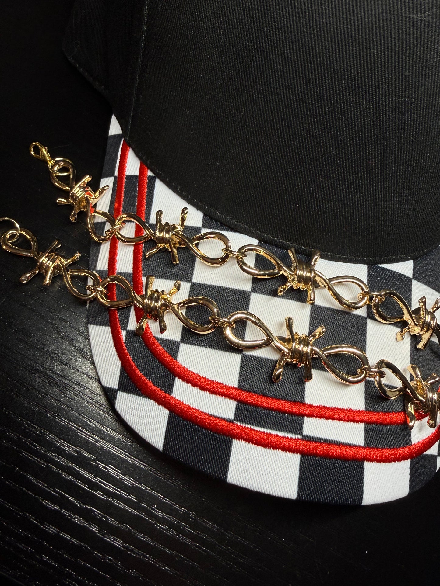 LARGE GOLD BARB WIRE CHAIN