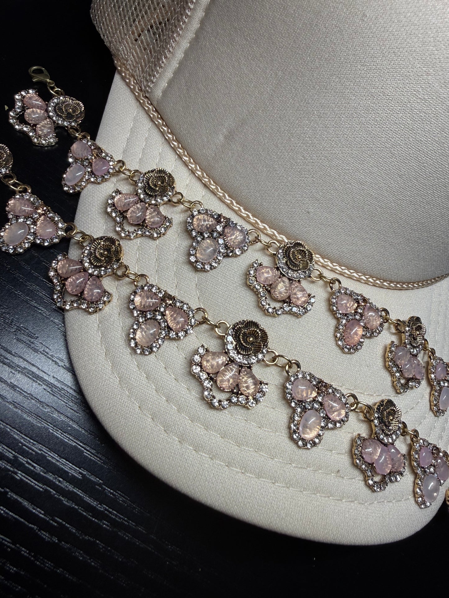 PINK LADY CHAIN