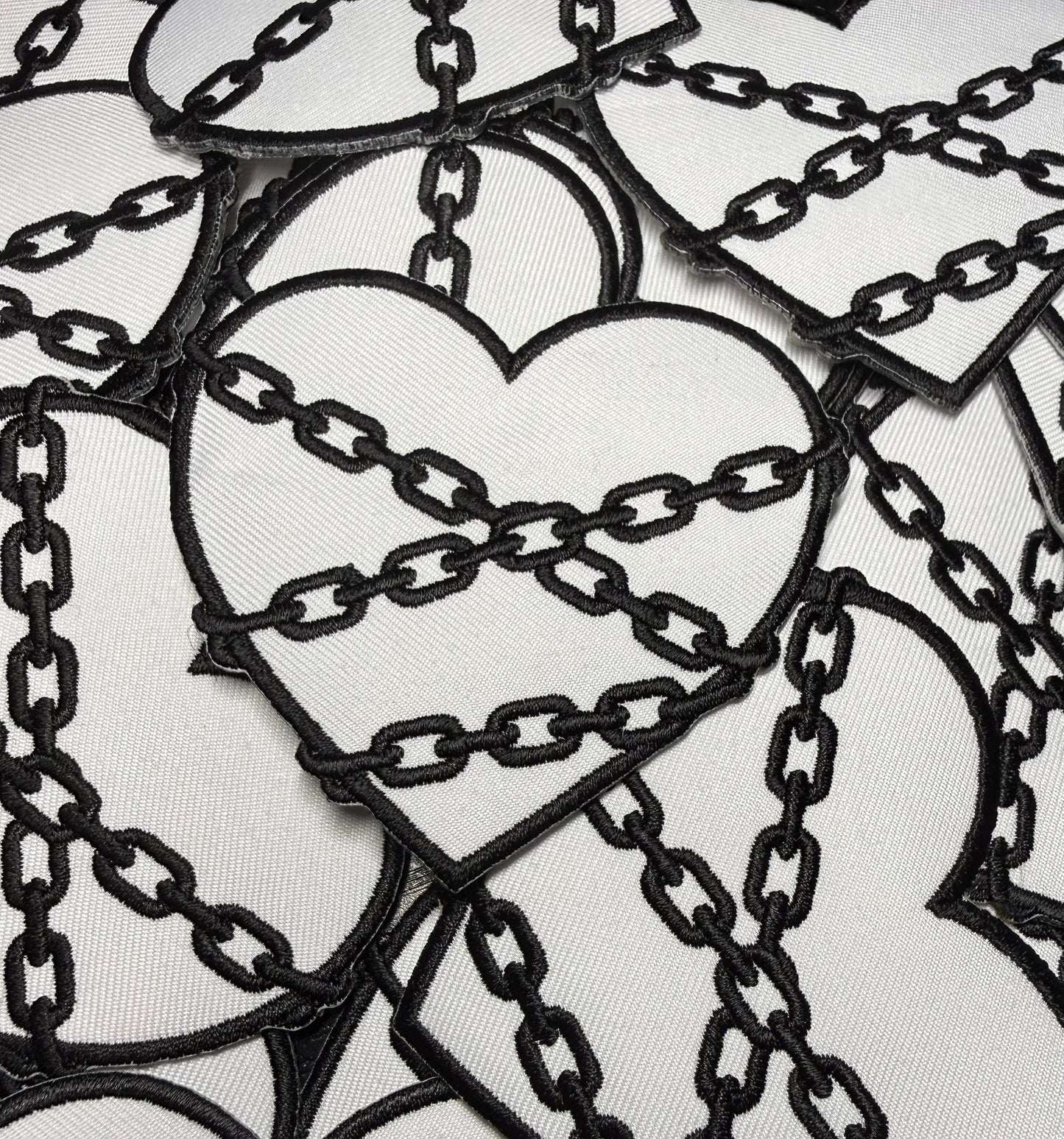 CHAIN HEART