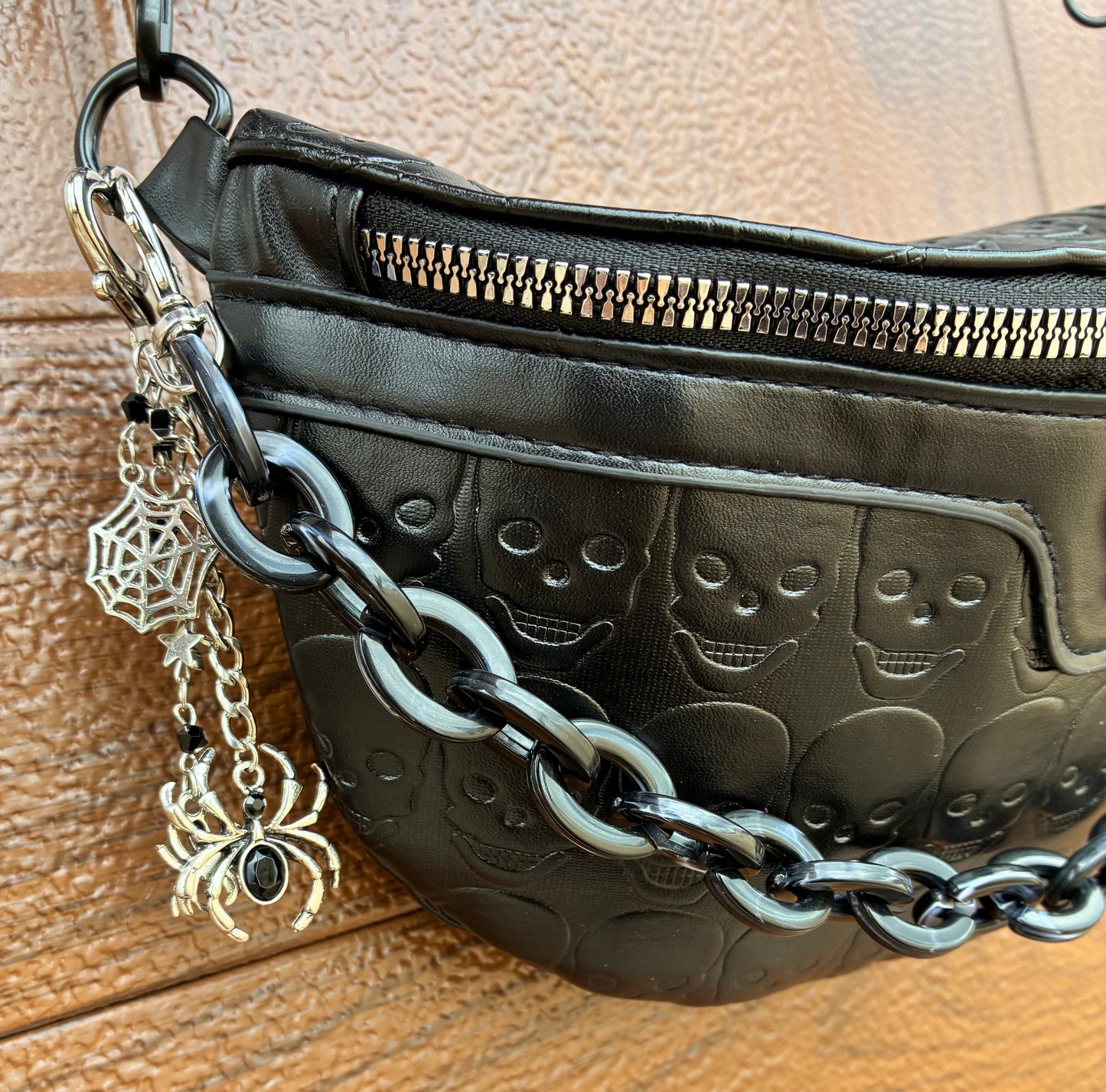 SMALL SKULL CROSSBODY/FANNYPACK