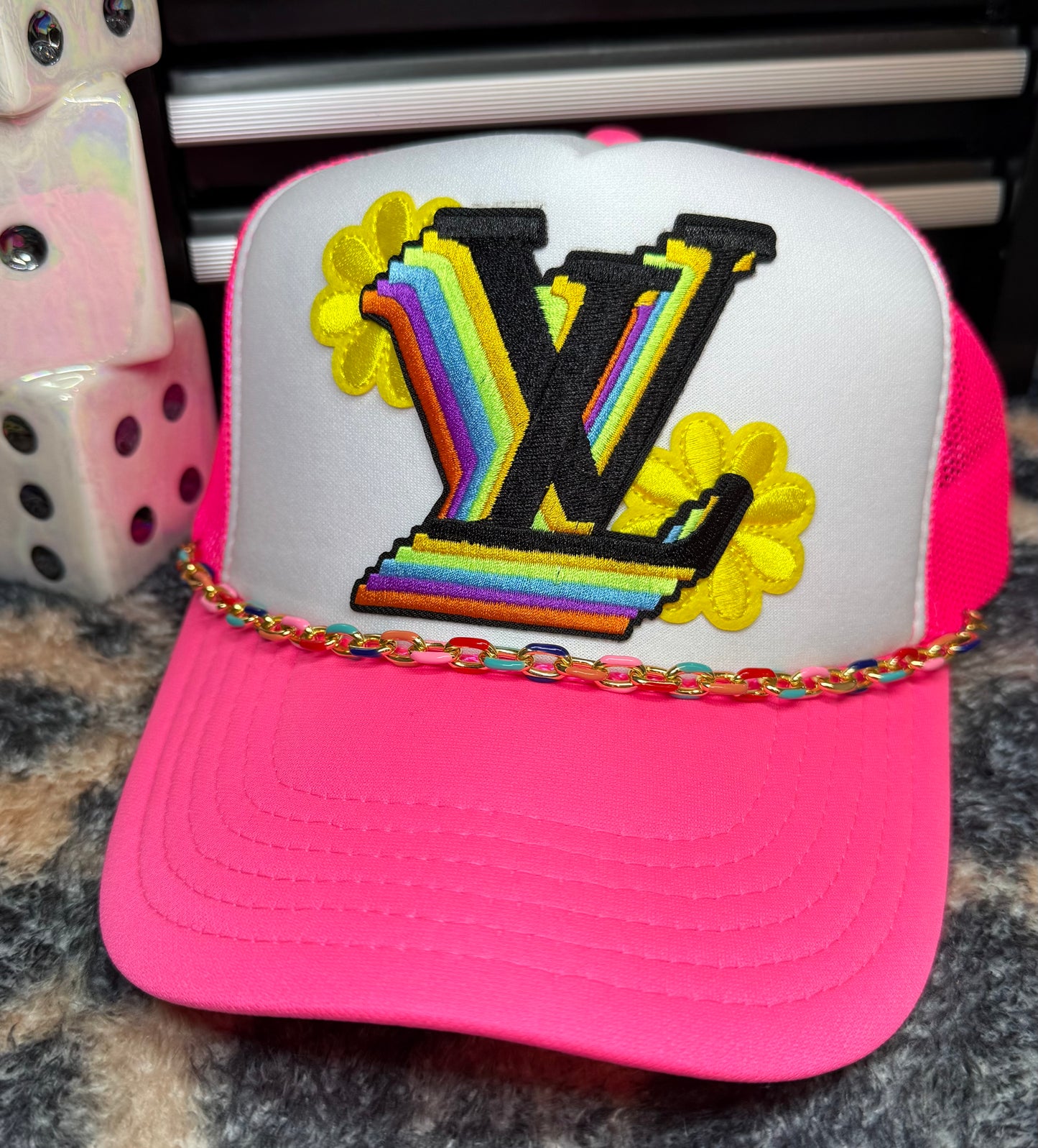 NEON LV