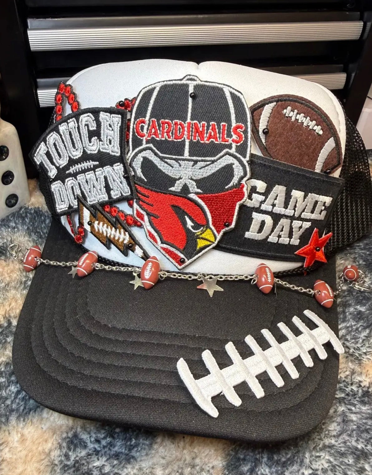 LINDAS CUSTOMS, unlimited patch hat $45 chain $5 !!! 5 patch hat $40 . Stitching $2 ! One patch hat $25
