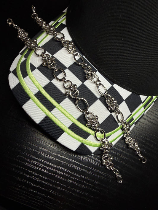 KNOTTED CHAIN